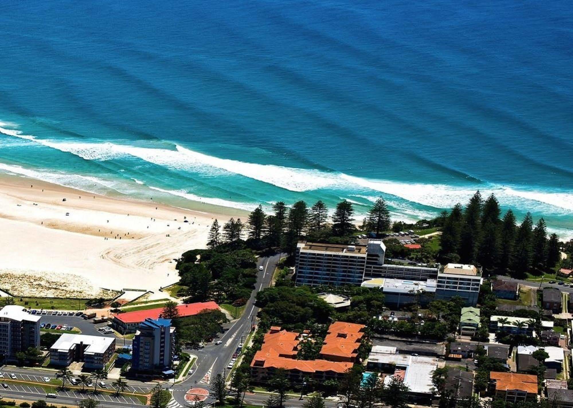 Komune Resort And Beach Club Greenmount Beach Coolangatta Extérieur photo